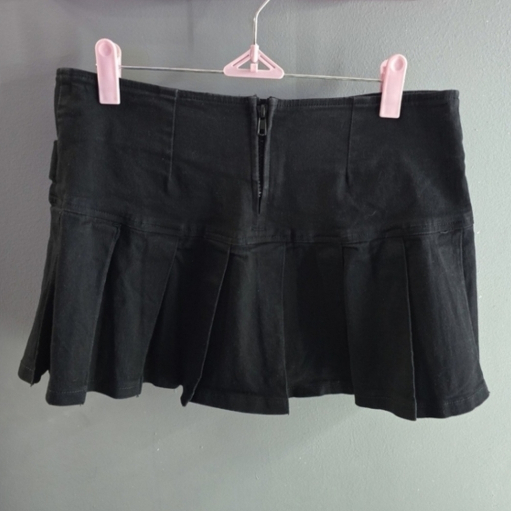 Black Grommet Tripp Skirt - Picture 4 of 7